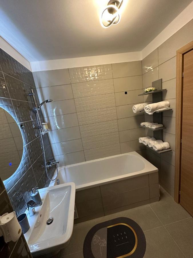 Coresi Mall Luxury Apartament